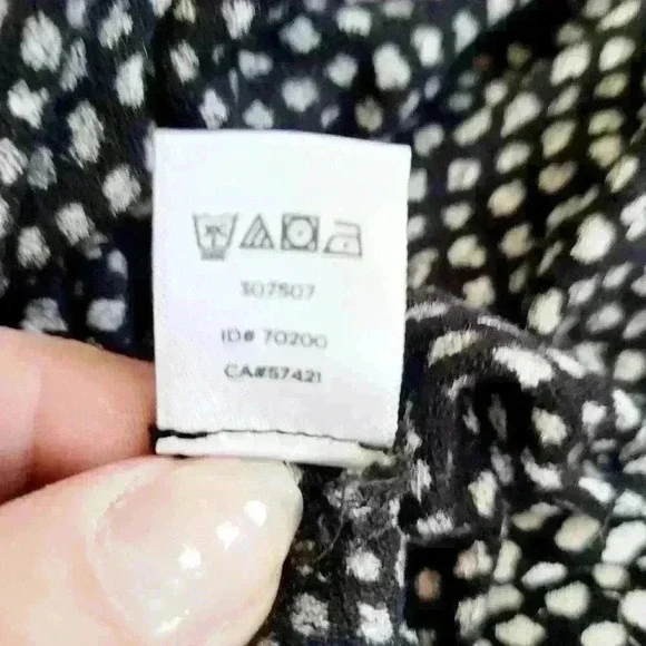 Loft Women’s Sleeveless Blouse Size Small Black & White - Picture 8 of 8